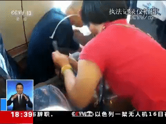 动车组临时停车5分钟,上演生死营救!