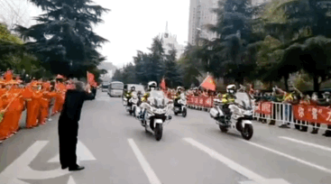 援鄂医疗队撤离,一幕幕刷屏:这世上,真的有人为你拼过命!