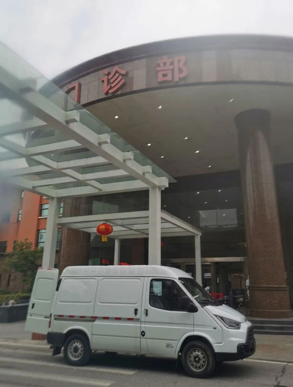 这里是汉口医院,转运发热病人的每一刻,都刻骨铭心……