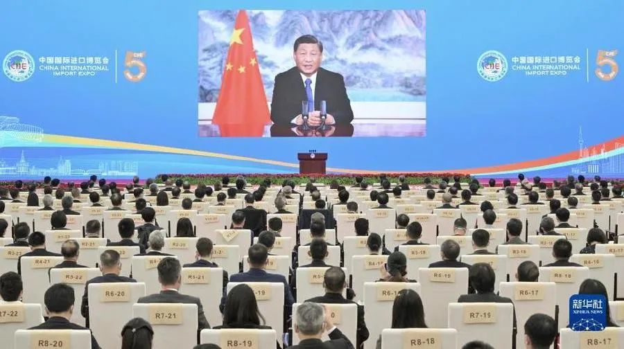 习近平:让开放为全球发展带来新的光明前程