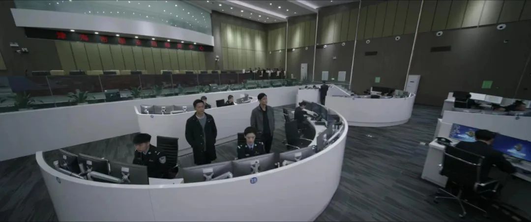 谁是间谍？邀你鉴别近期热播剧里“行走的10万+”！