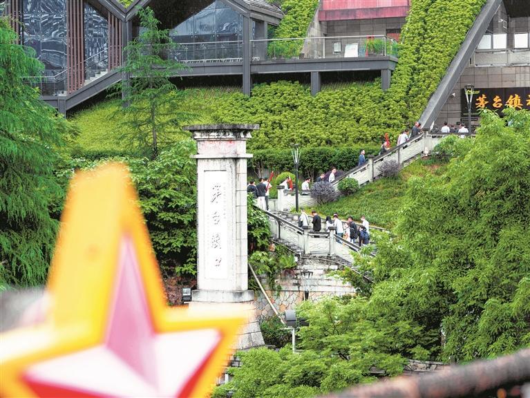 赤水河畔“听风者” 突出重围建奇功
