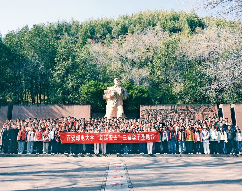 在青年人心里“种火”